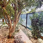 Ravissant T1 avec jardinet proche de la mer